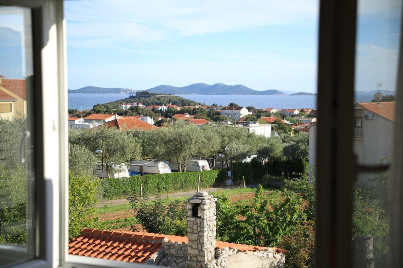 Apartmani Sarlija Pakoštane Exteriör bild