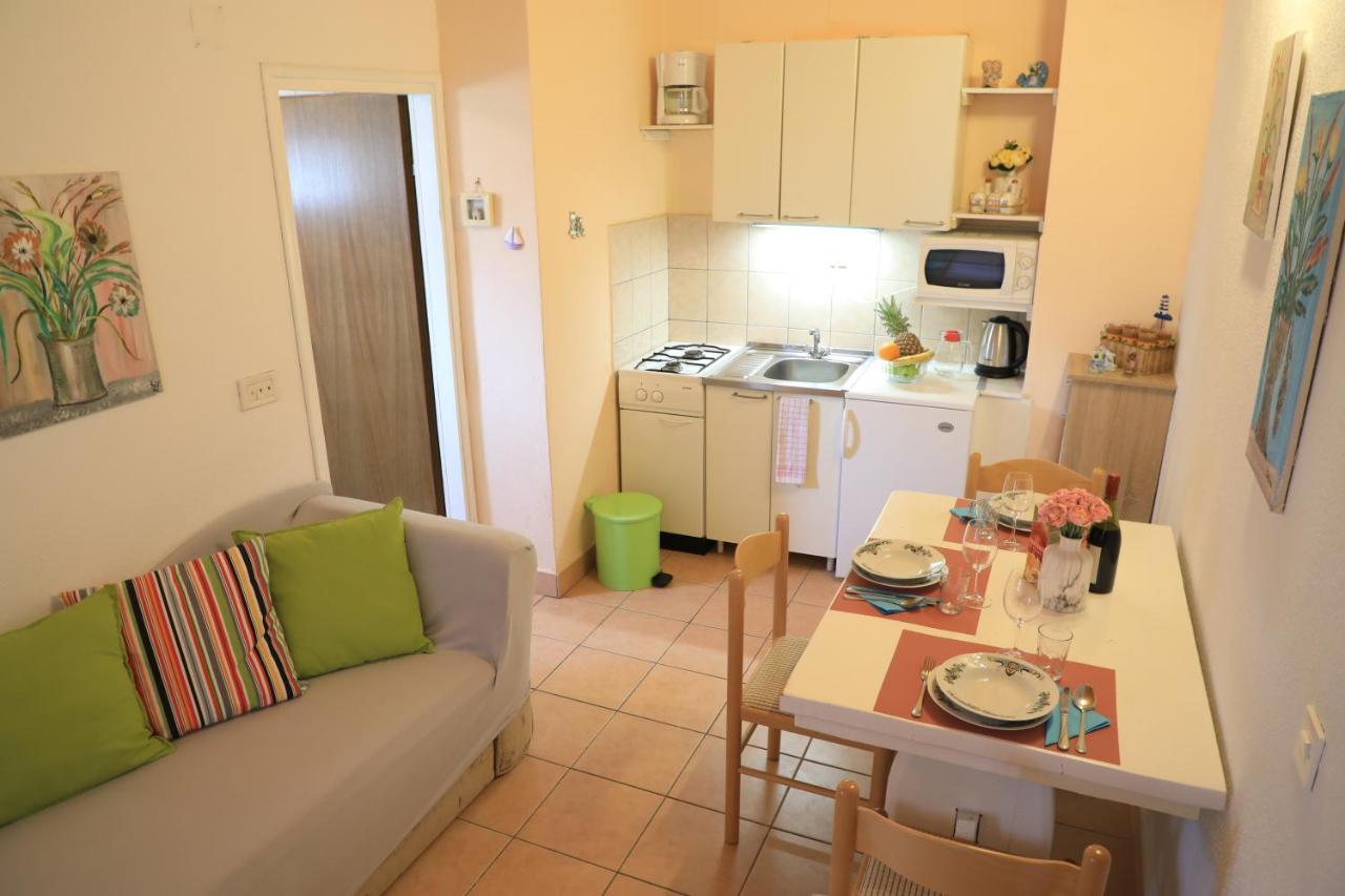 Apartmani Sarlija Pakoštane Exteriör bild