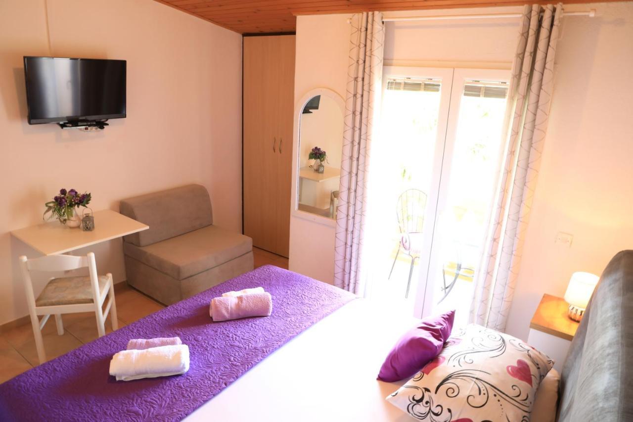 Apartmani Sarlija Pakoštane Exteriör bild