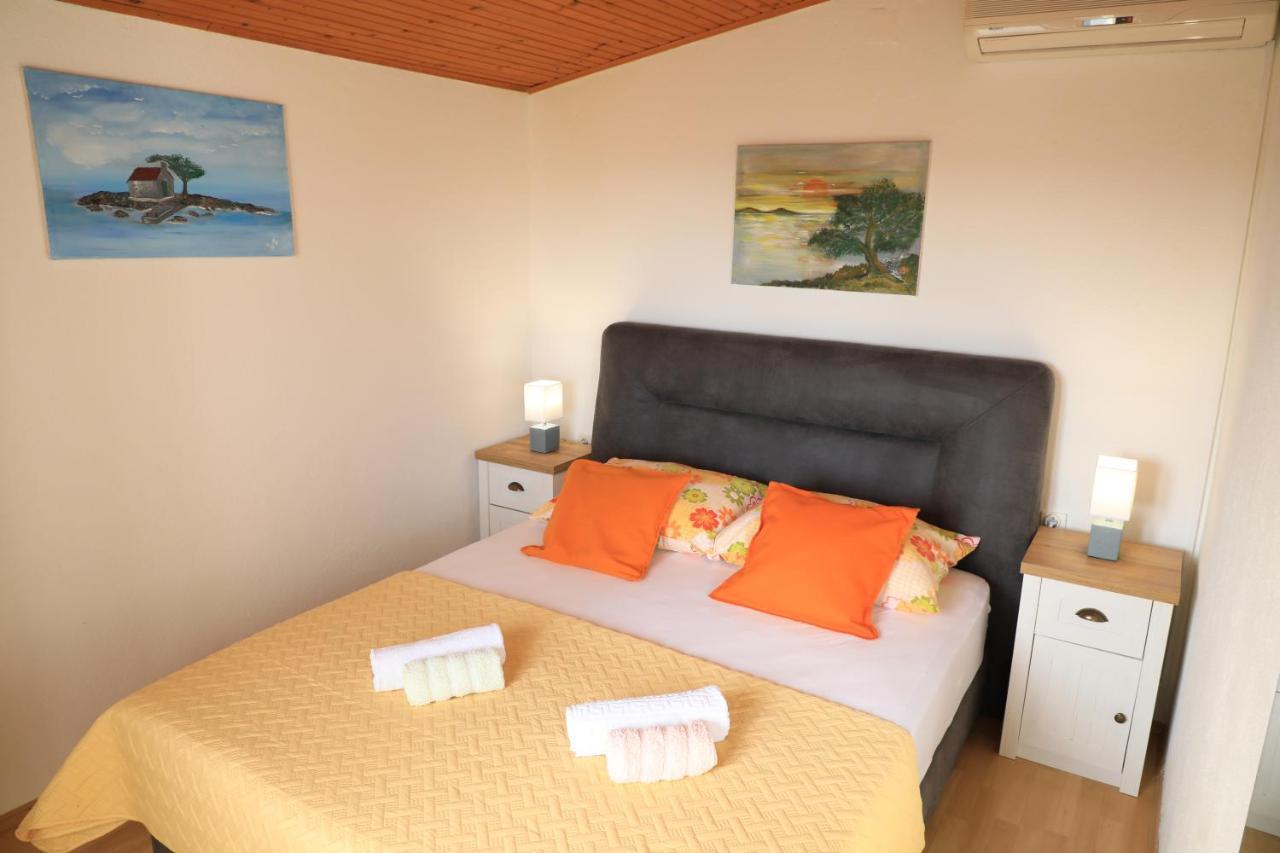 Apartmani Sarlija Pakoštane Exteriör bild